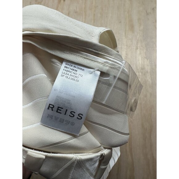 Reiss Lilea Satin Shorts Ivory Sz 6 Cream Pinstripe High Rise Classy Tailored - Picture 3 of 7
